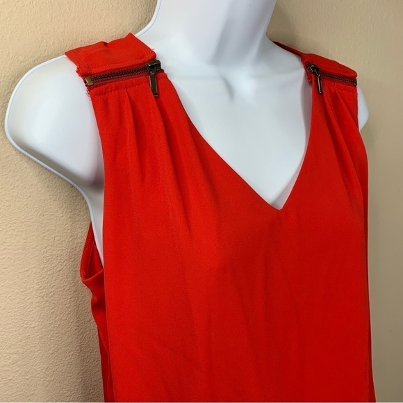 IZ Byer Red Vibrant Sleeveless Blouse Gathered Top V Neck Zip Closure - Picture 2 of 8
